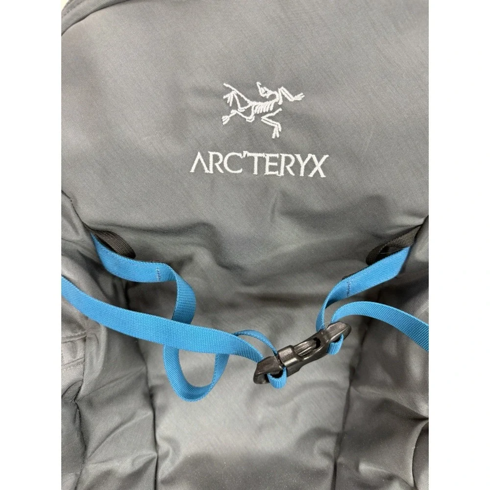 Arc'teryx Backpack Quintic 20L Hiking Outdoors Ski Pockets Straps Gray